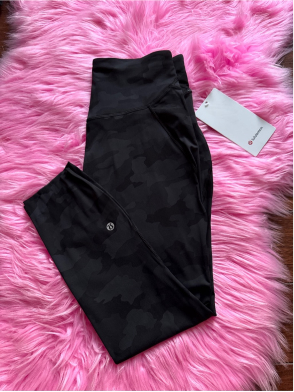 Size 8 base pace tight 25” heritage 360 black camo NWT